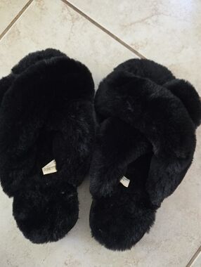 Black Plush Cross-Band Women's Slippers